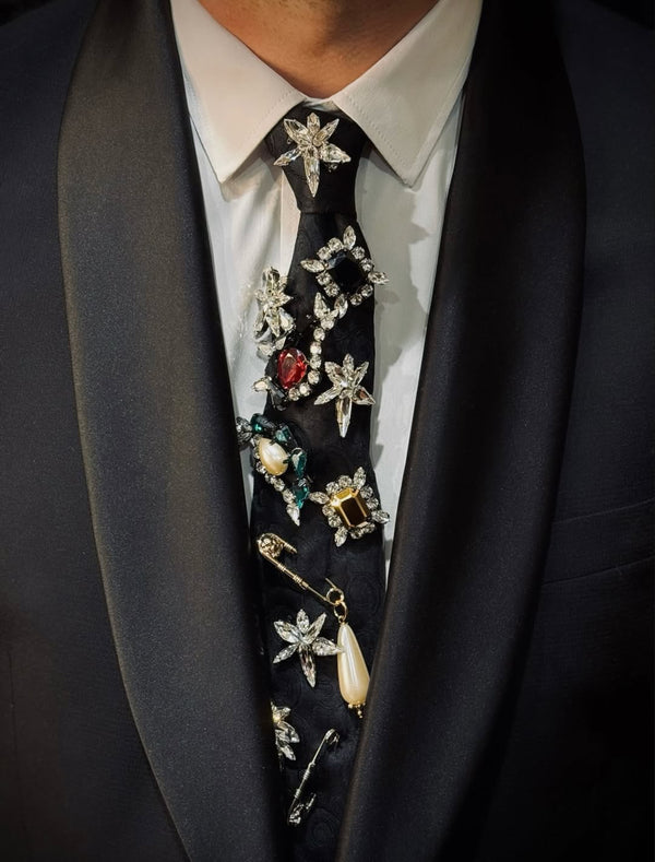 BROOCH DYNASTY LUMIERE PEARL EYE PIN