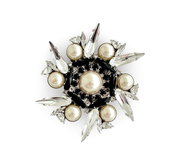 Crystal Pearl Universe - She's got herself a Universe Brooch