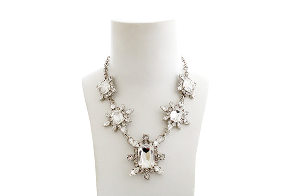 CROWN DYNASTY LIZA ASTRA NECKLACE