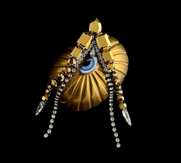 DYNASTY AURUM VICTORY EARRINGS