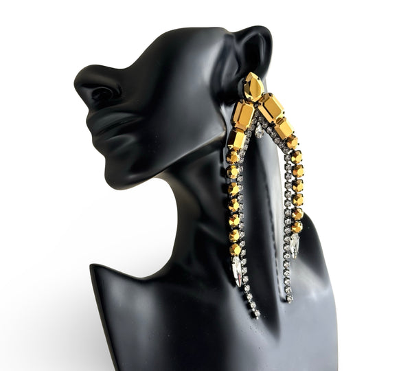 DYNASTY AURUM VICTORY EARRINGS