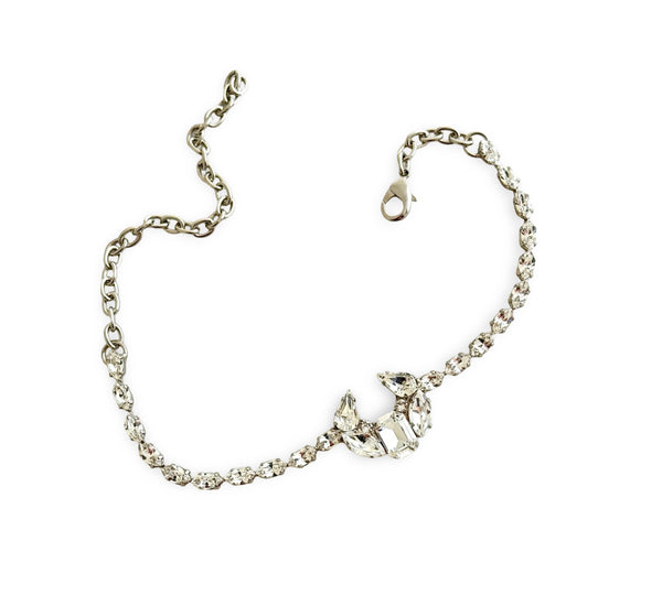 LUNAR DYNASTY - SILVER CRESCENT MOON CHOKER