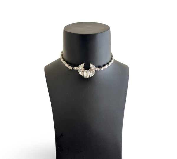 LUNAR DYNASTY - SILVER CRESCENT MOON CHOKER