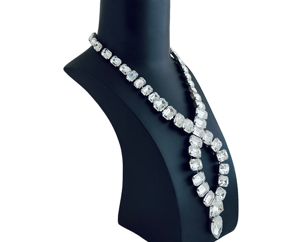 THE BAROQUE MUSE INFINITY NECKLACE