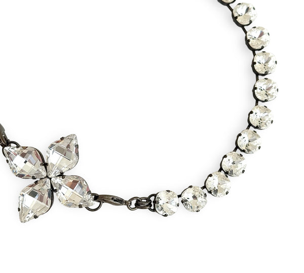 BAROQUE FLOWER CROSS CHOKER - SS26JU