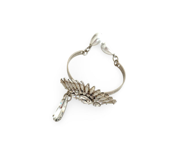 CRYSTAL PEARL EYE CUFF - SS26JU