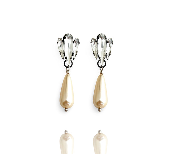 MUSE PEARL DROP EARRINGS - SS26JU