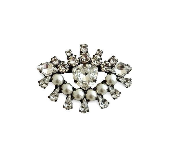 LUMIERE CRYSTAL PEARL EYE BROOCH