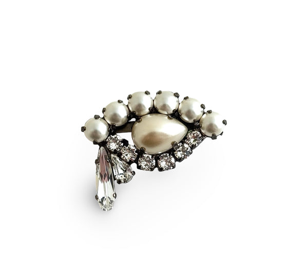 BROOCH DYNASTY LUMIERE PEARL EYE PIN