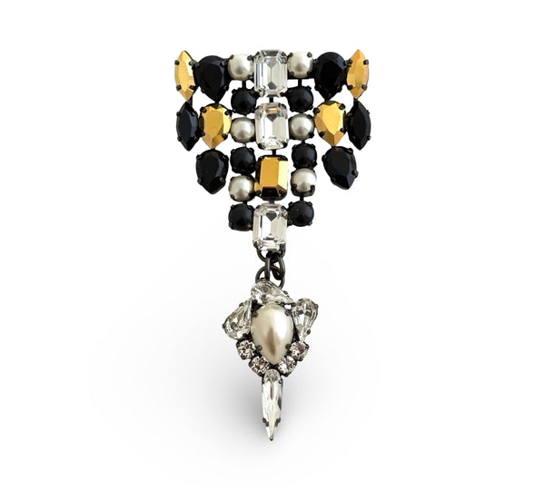 GRAND AURUM JET MUSE MEDAL BROOCH