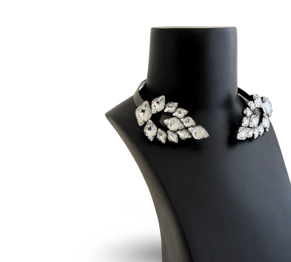 CRYSTAL DIAMOND FLAME COLLAR - SS26OC