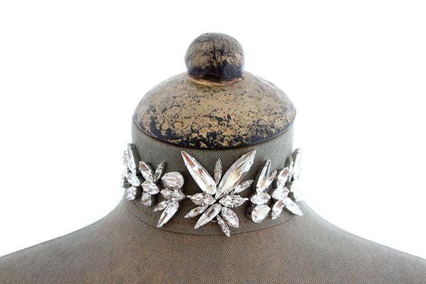 TITAN CRYSTAL STARBURST CHOKER