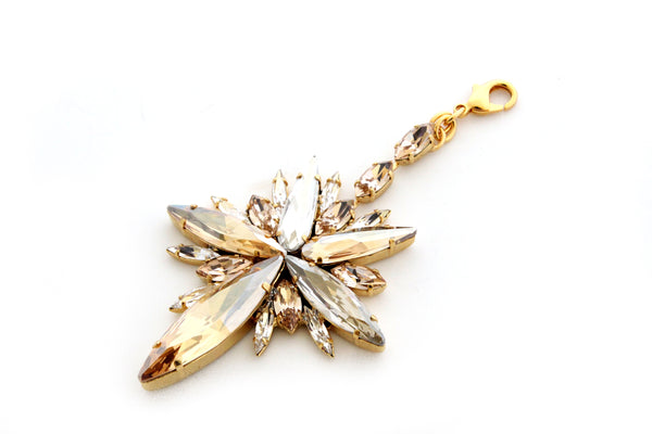 TITAN GOLDEN STARBURST & PENDANT CHOKER
