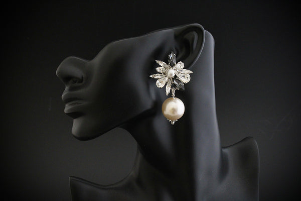ASTERI SILVER NIGHT DAISY & PEARL DROP