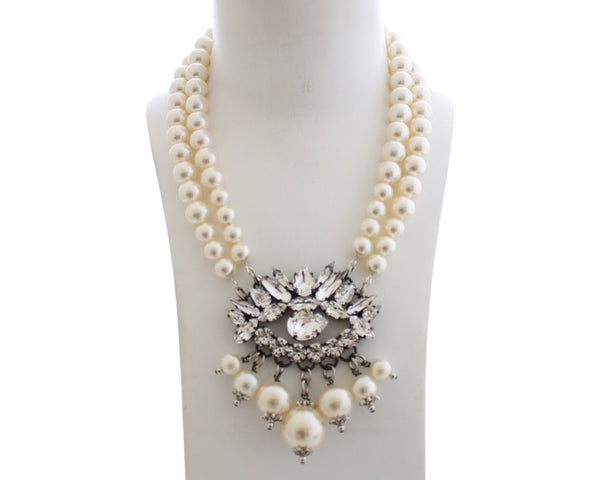 LUMIERE EYE PEARL NECKLACE